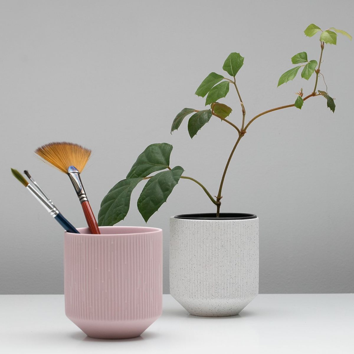 Flowerpot PASO Coral Color Modern Style for Indoor Use AmeliaHome