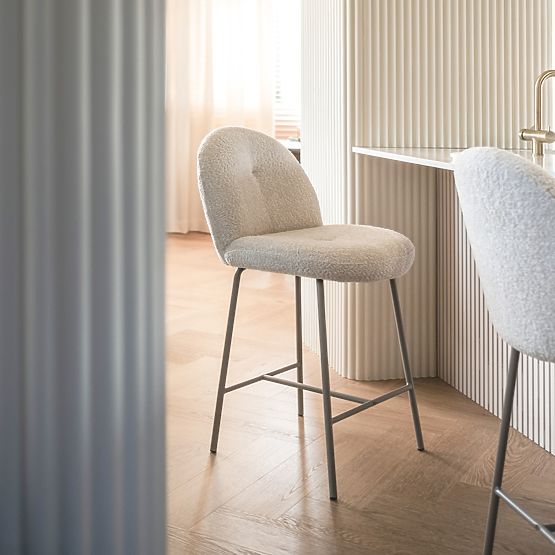 Bar Stool Fiori Light Beige, Rounded Shapes