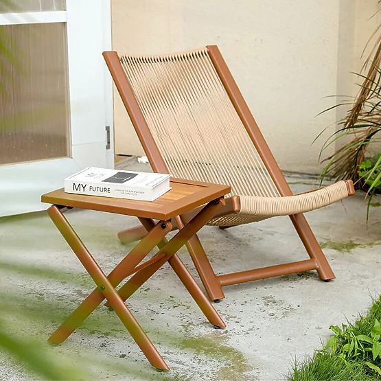 CHILL TOFFI Patio Furniture Set: Loungers and Table