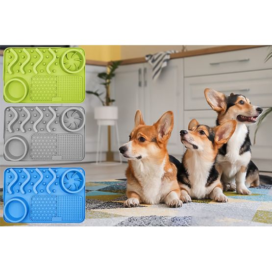 GREEN SLOW FEEDING LICK MAT