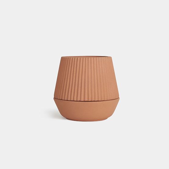 PLEATED Planter Umbra