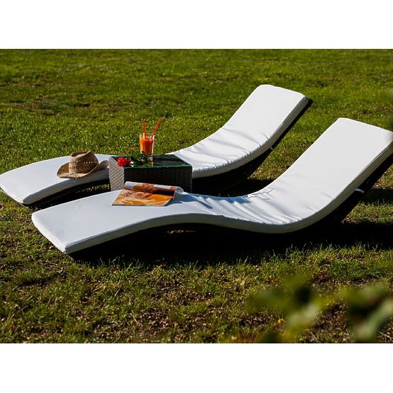 SUCCESSO Gray Technorattan Lounger Set with Table