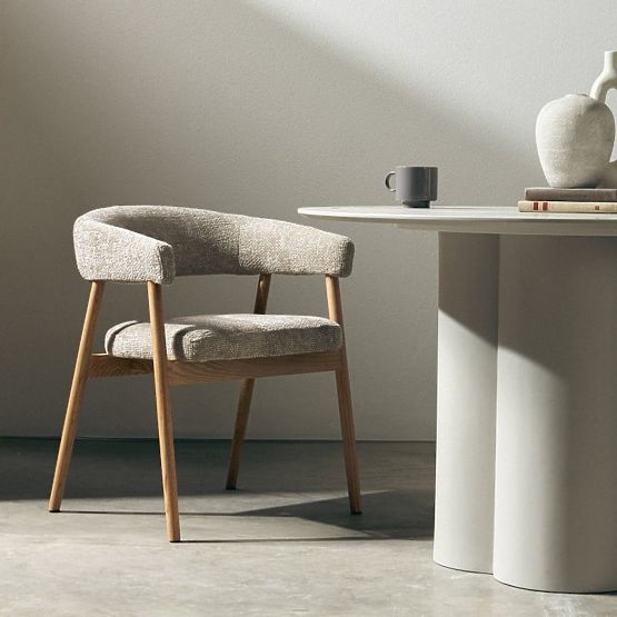 Upholstered Chair Giovani, Beige/Oak Wood, Rounded