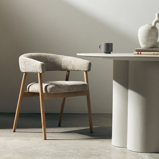 Upholstered Chair Giovani, Beige/Oak Wood, Rounded