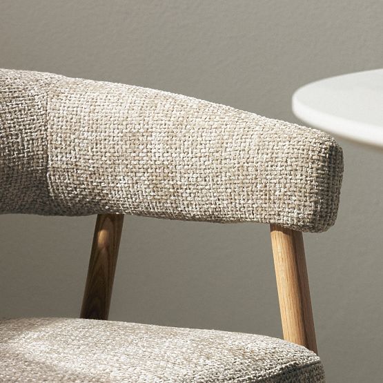 Upholstered Chair Giovani, Beige/Oak Wood, Rounded