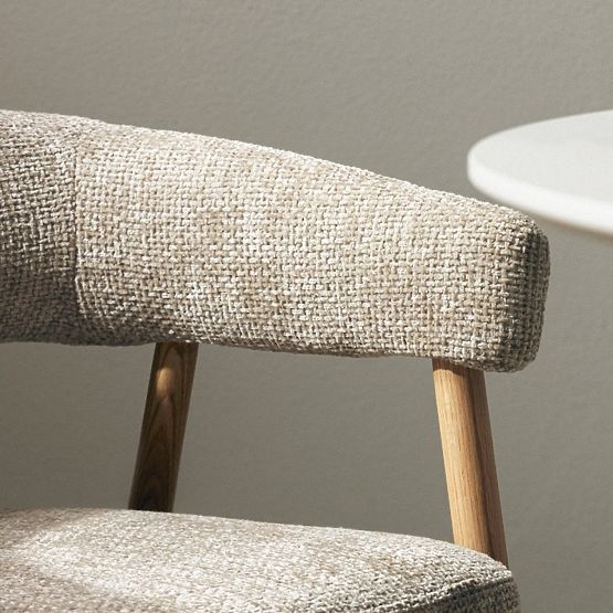 Upholstered Chair Giovani, Beige/Oak Wood, Rounded