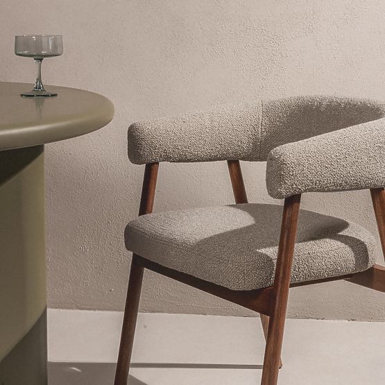 Upholstered Chair Giovani, Light Brown/Oak Wood, Rounded